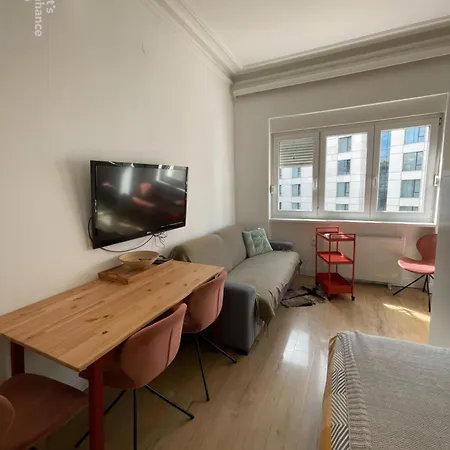 Hilton View Cozy Njegoseva Vracar - Sleeps 4 Belgrade